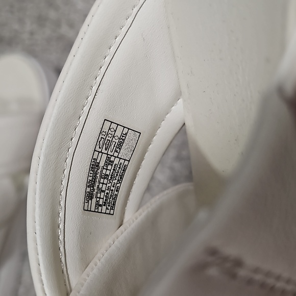 UGG cris cross slides - Picture 11 of 11